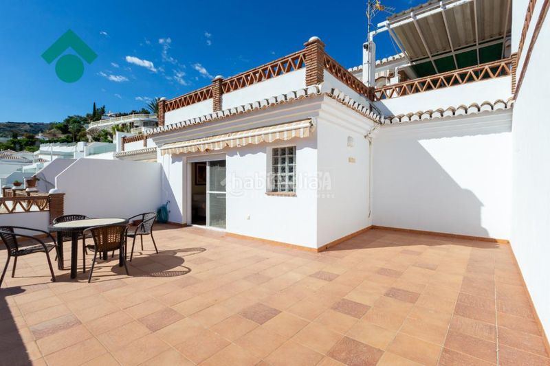 Foto 9ce9b9d6-f990-4840-96f0-16b2bc812afc. Casa aparellada amb aparcament piscina a Urb. San Antonio Almuñécar