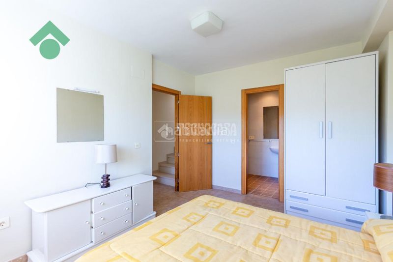 Foto ad526833-c0ca-4449-a5e8-4986340408da. Casa aparellada amb aparcament piscina a Urb. San Antonio Almuñécar