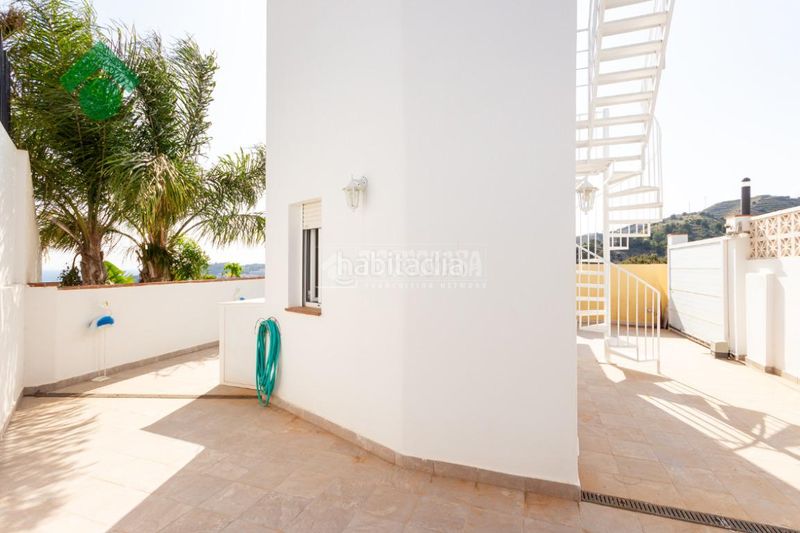 Foto 7be5a283-acd3-4525-9bf0-7557904d0e85. Casa aparellada amb aparcament a Cotobro Almuñécar