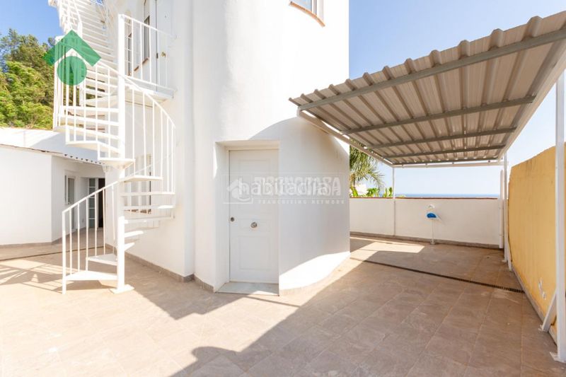 Foto e341edce-24c2-4033-9803-63d066b6ce6d. Casa aparellada amb aparcament a Cotobro Almuñécar