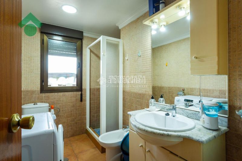 Foto 49e4ae22-8fee-41fe-8060-2b2d36a7e3e1. Piso  en venta en Almuñecar centro Almuñécar