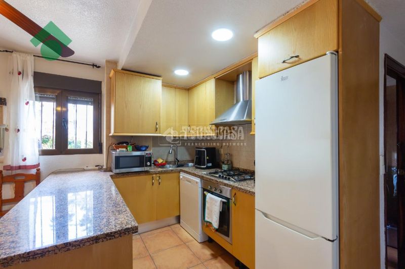 Foto 83d8060c-7250-4832-aeab-425aa5b0cf47. Piso  en venta en Almuñecar centro Almuñécar