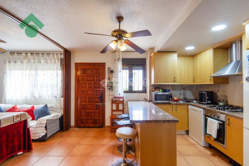 Foto d7bd15b7-bd5e-4f25-ac3c-b163fe2a160c. Piso  en venta en Almuñecar centro Almuñécar