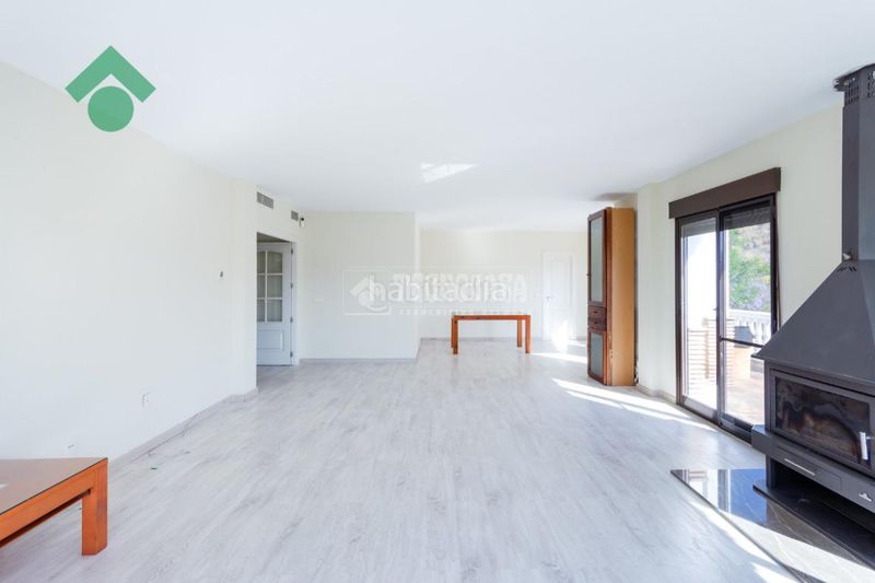 Foto 1031c869-c214-4fda-ad81-d01942a83d0d. Casa amb aparcament a Urb. San Antonio Almuñécar