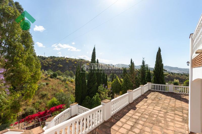 Foto 3d917862-d568-4f95-9a41-7590be1244df. Casa amb aparcament a Urb. San Antonio Almuñécar