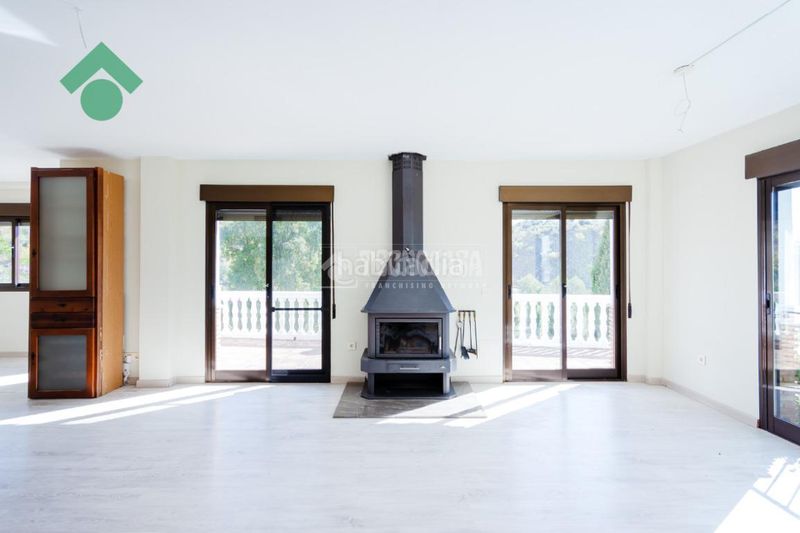 Foto caede5e2-51fa-407f-8364-9c8f77a18f10. Casa amb aparcament a Urb. San Antonio Almuñécar