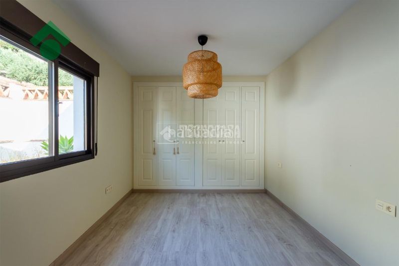 Foto d7b84382-3ee4-4c43-b26b-4b40b6d4969e. Casa amb aparcament a Urb. San Antonio Almuñécar