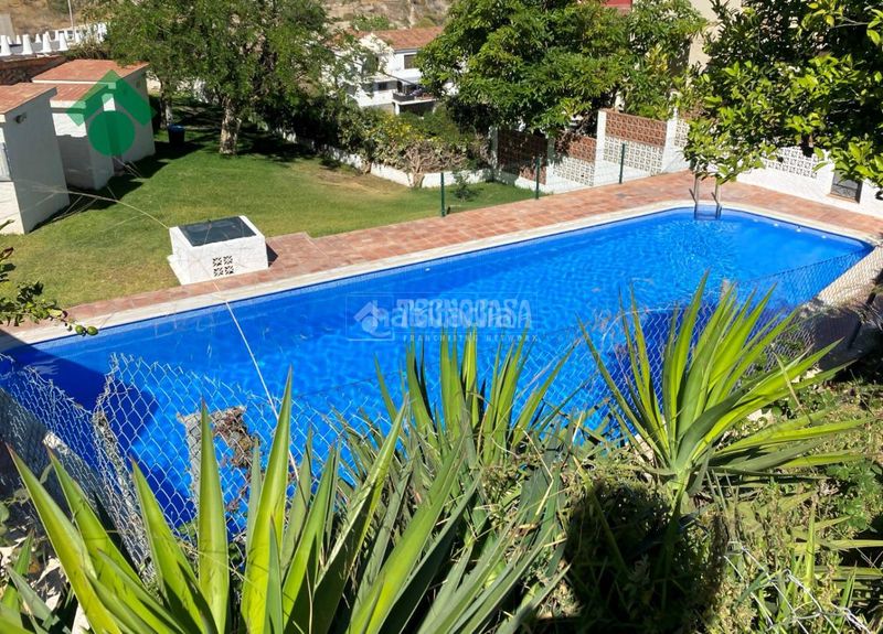 Foto 36fda720-26c7-44c1-950d-45dd13b002e3. Pis amb piscina a Cotobro Almuñécar
