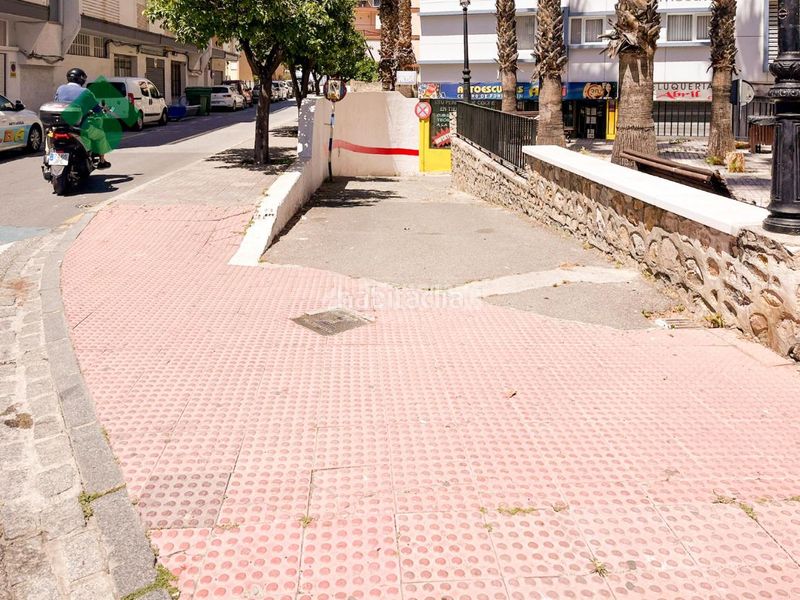 Foto 3b670b89-03a9-4e08-9fa4-94091aaca584. Aparcament cotxe a Almuñecar centro Almuñécar