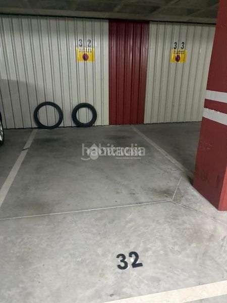 Foto b82d095d-e0d1-4d0c-be9a-bd654253eada. Aparcament cotxe a Almuñecar centro Almuñécar