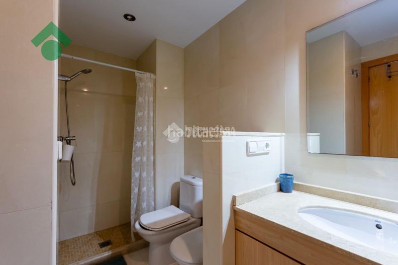 Foto 19ec28f7-3fa3-4775-b743-6c5d62e36636. Rent flat in Almuñecar centro Almuñécar