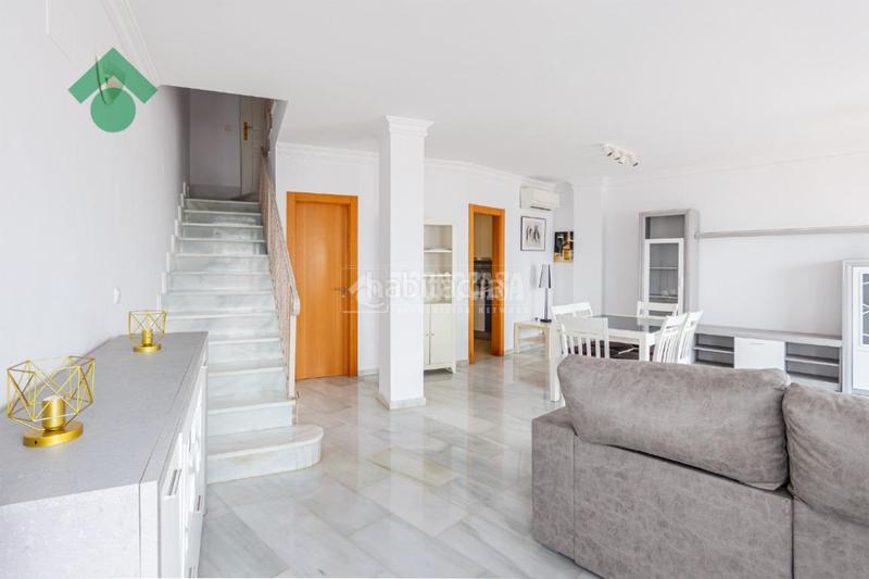 Foto 6c6f77f6-bba2-4070-966d-fb2497551ec1. Rent towny house with parking in Cotobro Almuñécar