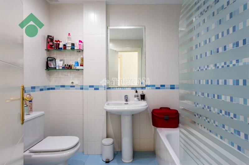 Foto 055f3514-46a9-4fab-9a2b-a395741b15a5. Casa aparellada amb aparcament a Cotobro Almuñécar