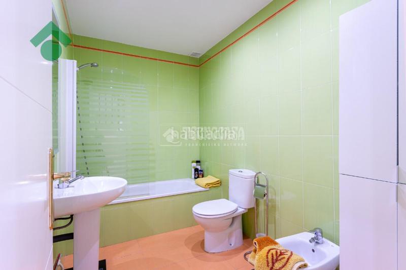 Foto 63396737-db00-4732-b2f1-2182cfeb31fb. Casa aparellada amb aparcament a Cotobro Almuñécar