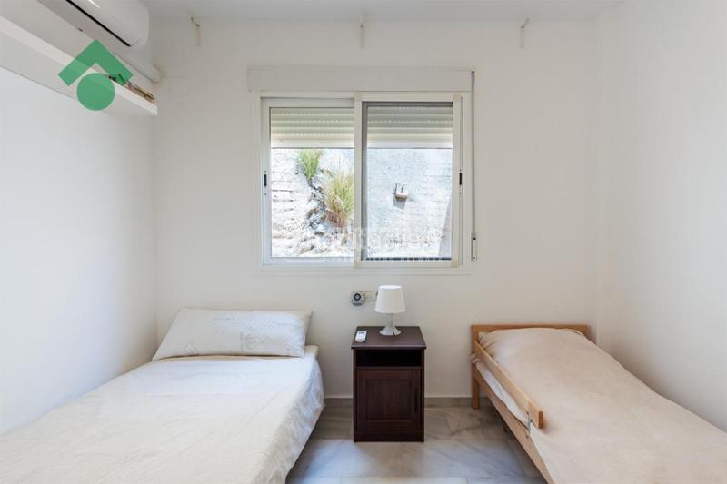 Foto 6b634723-ec7f-411f-8698-98394b31656c. Casa aparellada amb aparcament a Cotobro Almuñécar