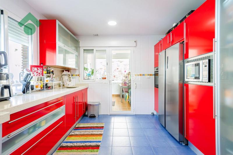 Foto 8685dd9f-ed76-4a50-b0da-676d51ea5a51. Casa aparellada amb aparcament a Cotobro Almuñécar