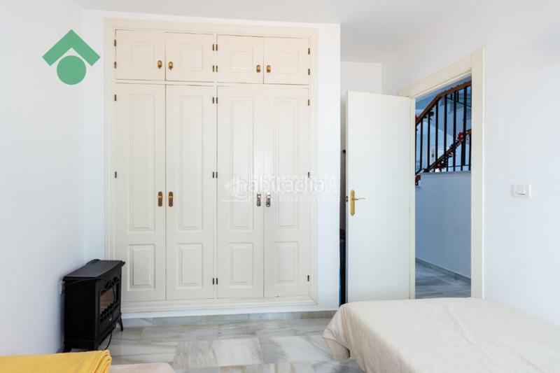 Foto 98b27e58-ee03-4f6c-b942-4f2d8d79b068. Casa aparellada amb aparcament a Cotobro Almuñécar