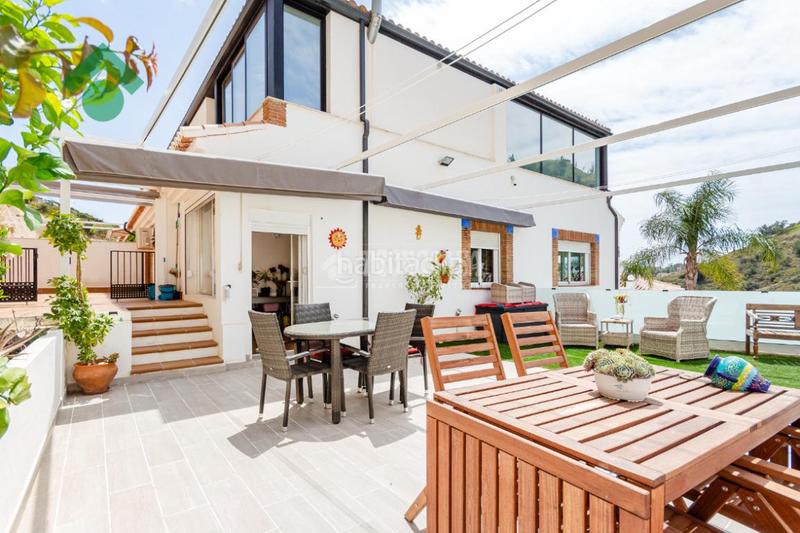 Foto e9e6a7dd-b6c0-455c-b910-ffb71fbeedd7. Casa aparellada amb aparcament a Cotobro Almuñécar