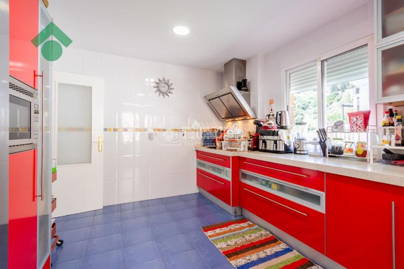 Foto fafe1345-18c4-4d4e-935a-520574d90ee1. Casa aparellada amb aparcament a Cotobro Almuñécar