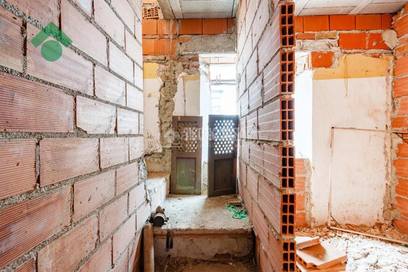 Foto f7cfb8e1-3526-443c-97e7-6a83a936d383. Casa pareada casa en venta en Otívar