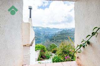 Casa aparellada a Otívar. Casa en venta en otívar