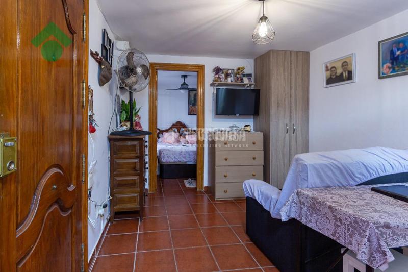 Foto ccabd253-cf3a-4f39-9a23-c1d47a99018c. Piso  en venta en Almuñecar centro Almuñécar