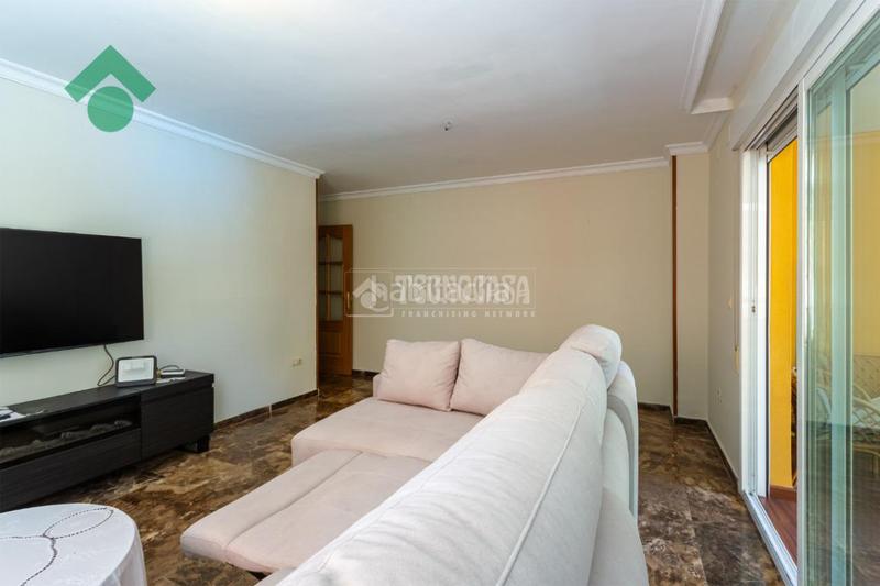 Foto b9a733f6-416c-423a-93b6-9e1a2d00c1e3. Piso  en venta en Almuñecar centro Almuñécar