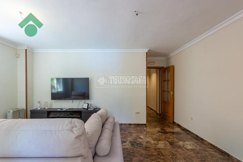 Foto d661a507-c5c5-47d4-9cc7-c3e62a1f9631. Piso  en venta en Almuñecar centro Almuñécar