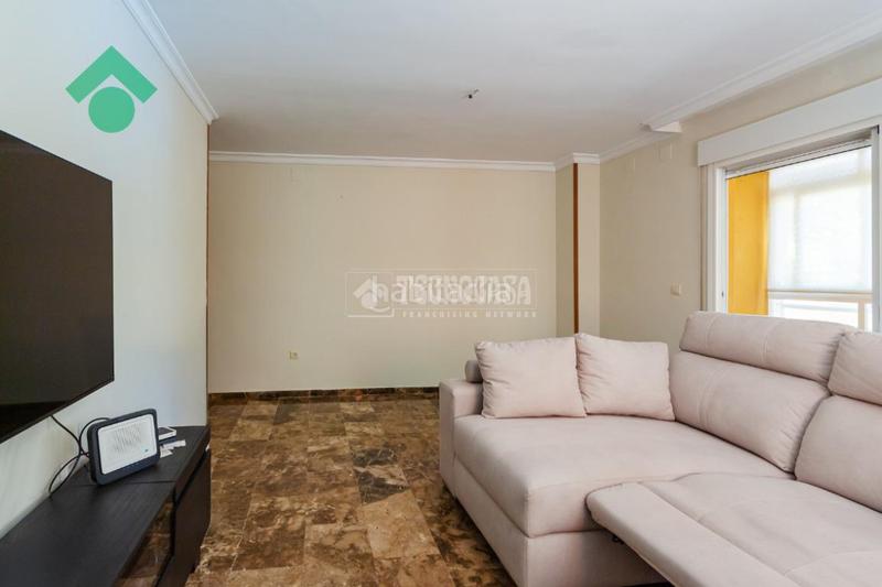 Foto efd67506-14c1-49ad-81f4-327b95c18b56. Piso  en venta en Almuñecar centro Almuñécar