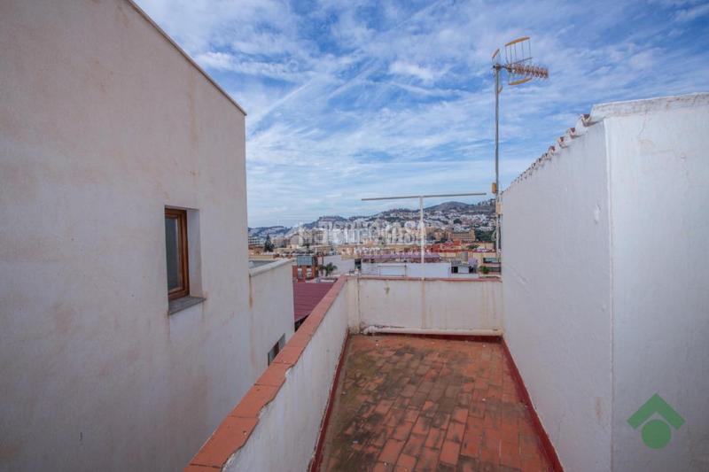 Foto 67ead24a-4c40-4d9d-89d6-843a1e24d628. Casa pareada casa en venta en Almuñecar centro Almuñécar