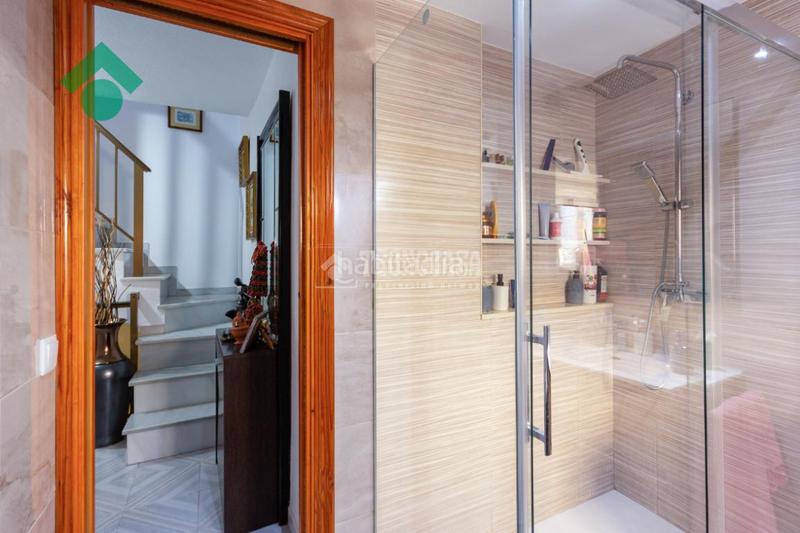 Foto 40580a89-91fa-44f9-9c8a-ab3df5976311. Casa pareada casa en venta en Almuñecar centro Almuñécar