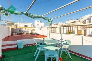 Casa aparellada a Almuñecar centro. Casa en venta en almuñécar