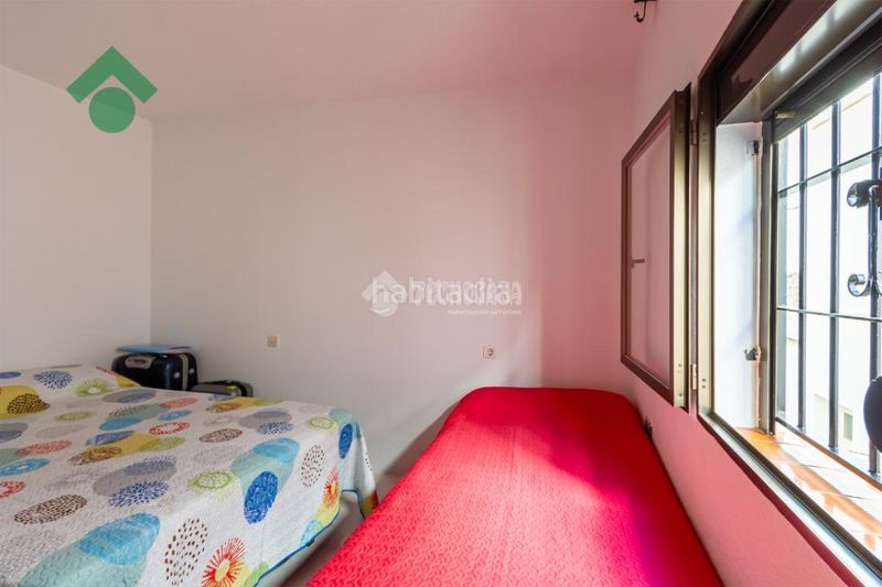Foto 8f1e0777-f15b-4e7b-b768-ff3d6a39d097. Casa aparellada a Almuñecar centro Almuñécar