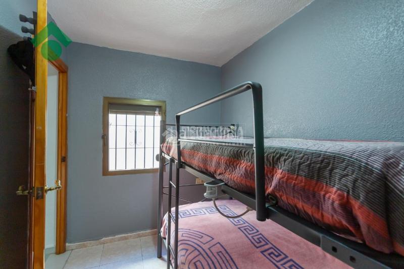 Foto ec1f8052-56ff-421a-bef9-f6f91f72d36c. Casa pareada casa en venta en Almuñecar centro Almuñécar