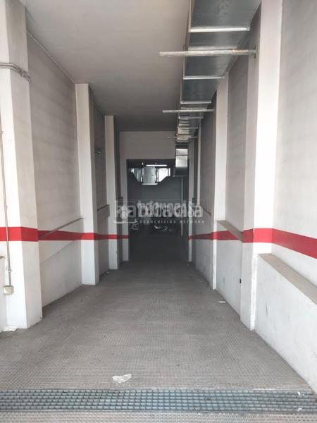 Foto 10818c4c-2ee1-4e6b-bc08-b17d4160551b. Parking coche boxplaza de garaje en venta en Peligros