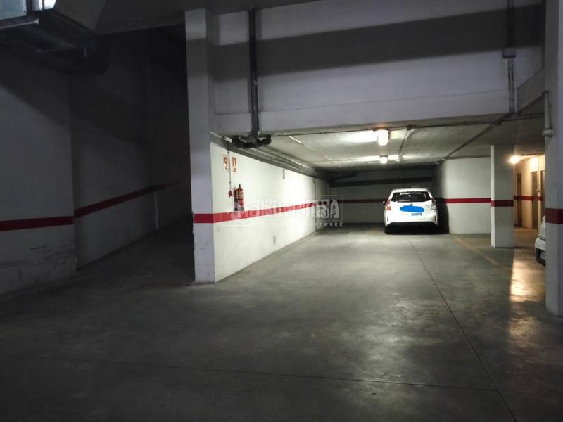 Foto 13240cd5-84f1-494b-9d53-078abff715ff. Parking coche boxplaza de garaje en venta en Peligros