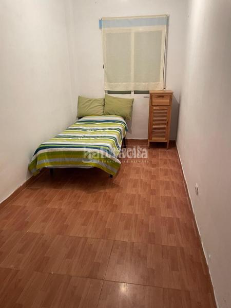 Foto f6c40a35-e046-4bfa-8fac-73c6ce3979e4. Maison jumelée dans Iznalloz