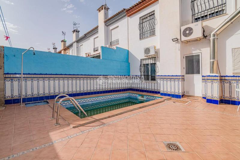 Foto 921042fe-f3a3-4736-8a5c-77024c498c61. Casa pareada casa en venta en Pulianas