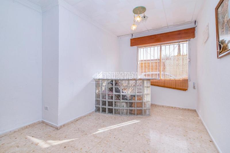 Foto 0e5e5b2a-3692-470d-8c58-07f26dc5ce34. Casa aparellada a Peligros