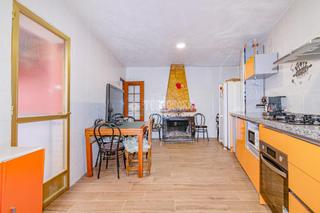 Casa aparellada a Peligros. Casa en venta en peligros