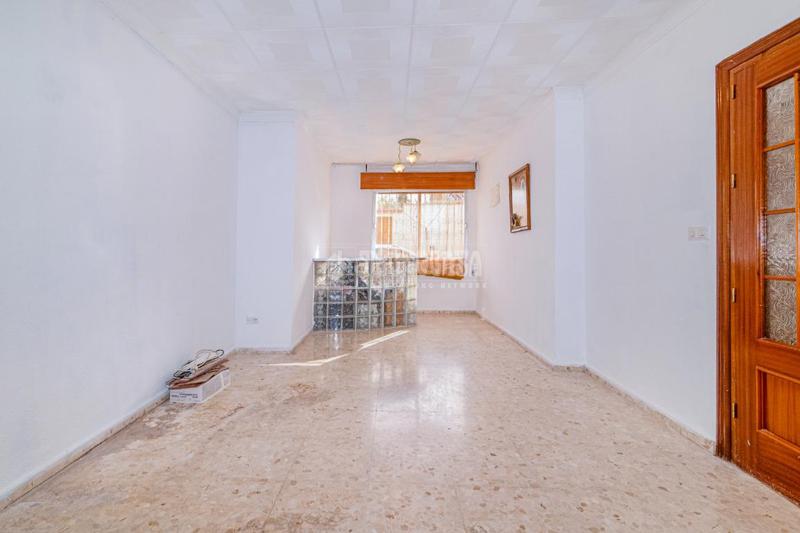 Foto 55d828f9-e62e-48fd-acb3-63fffc547d34. Casa aparellada a Peligros