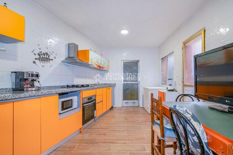 Foto 8ce8cdf7-f5ec-4aad-a58a-c4e391d1a032. Casa aparellada a Peligros