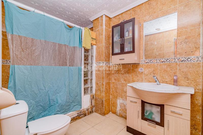 Foto 8f300c12-bbae-42cf-b3a4-c5128502a576. Casa aparellada a Peligros