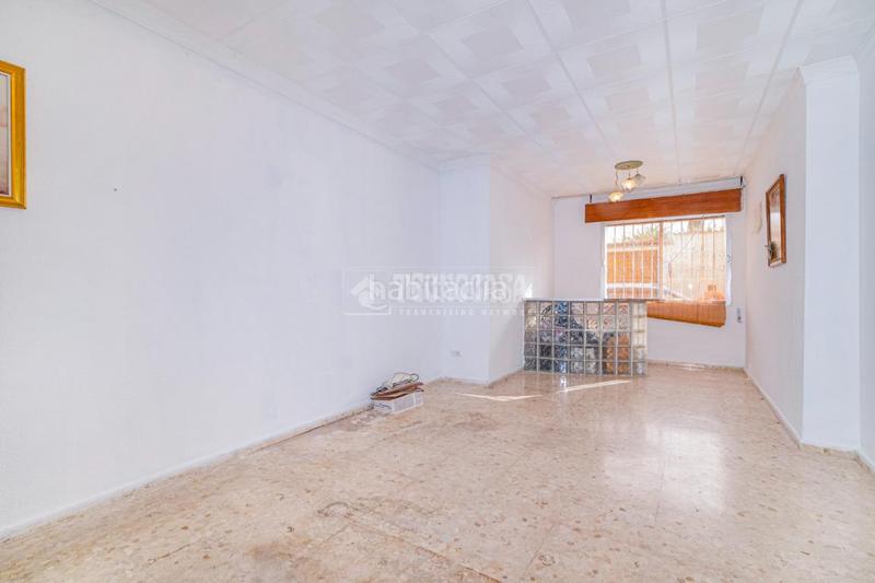 Foto aaa3be7a-47bd-4d2c-a7ed-54eea943d9f9. Casa aparellada a Peligros