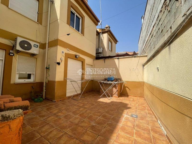 Foto 602892f1-f87c-45d6-8113-d1b9b520d512. Casa pareada casa en venta en gevéjar en Güevéjar