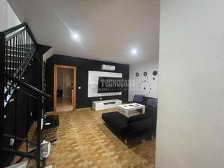 Maison jumelée à Güevéjar. Casa en venta en gevéjar
