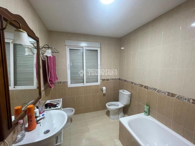 Foto cede7ee4-ef05-4baf-81bc-7506c159be03. Casa pareada casa en venta en gevéjar en Güevéjar