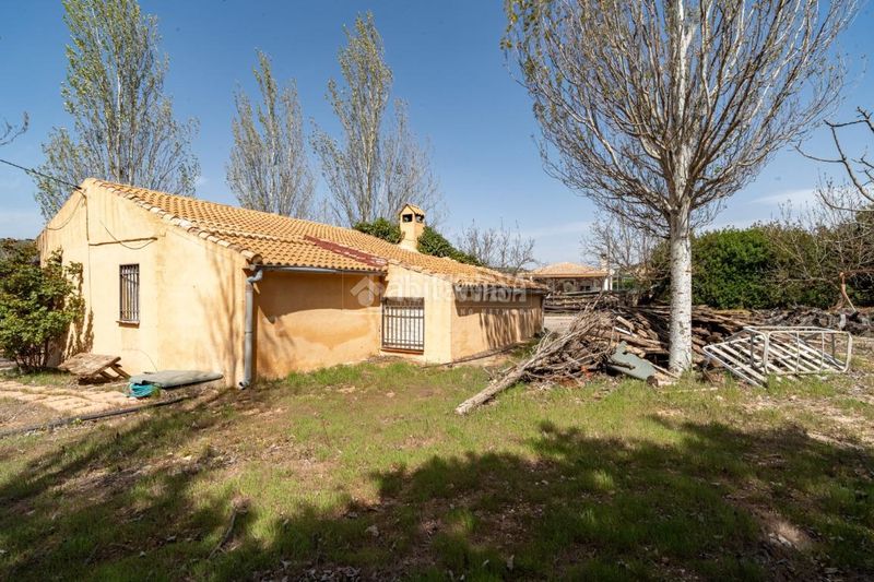 Foto 81628027-8bef-44fb-a378-c5025db4f6a4. Masia a Iznalloz