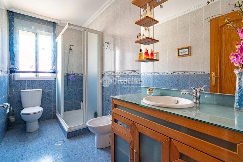 Foto 47bffe71-feff-4b40-a7b7-7a71b40125af. Casa aparellada a Jun