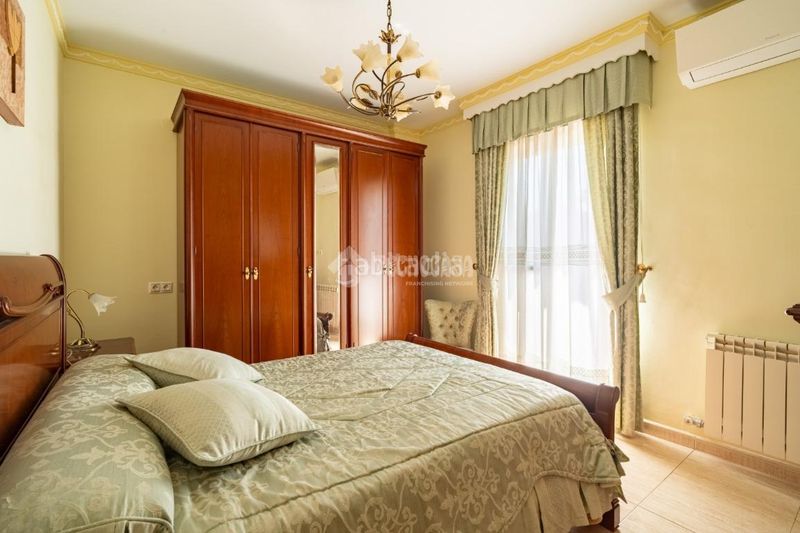 Foto 5ed0f34d-47a4-4a02-b67d-9e5fe3686ee7. Casa aparellada a Jun